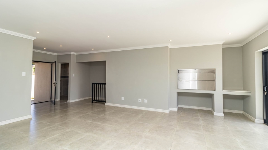 3 Bedroom Property for Sale in Fraaiuitsig Western Cape